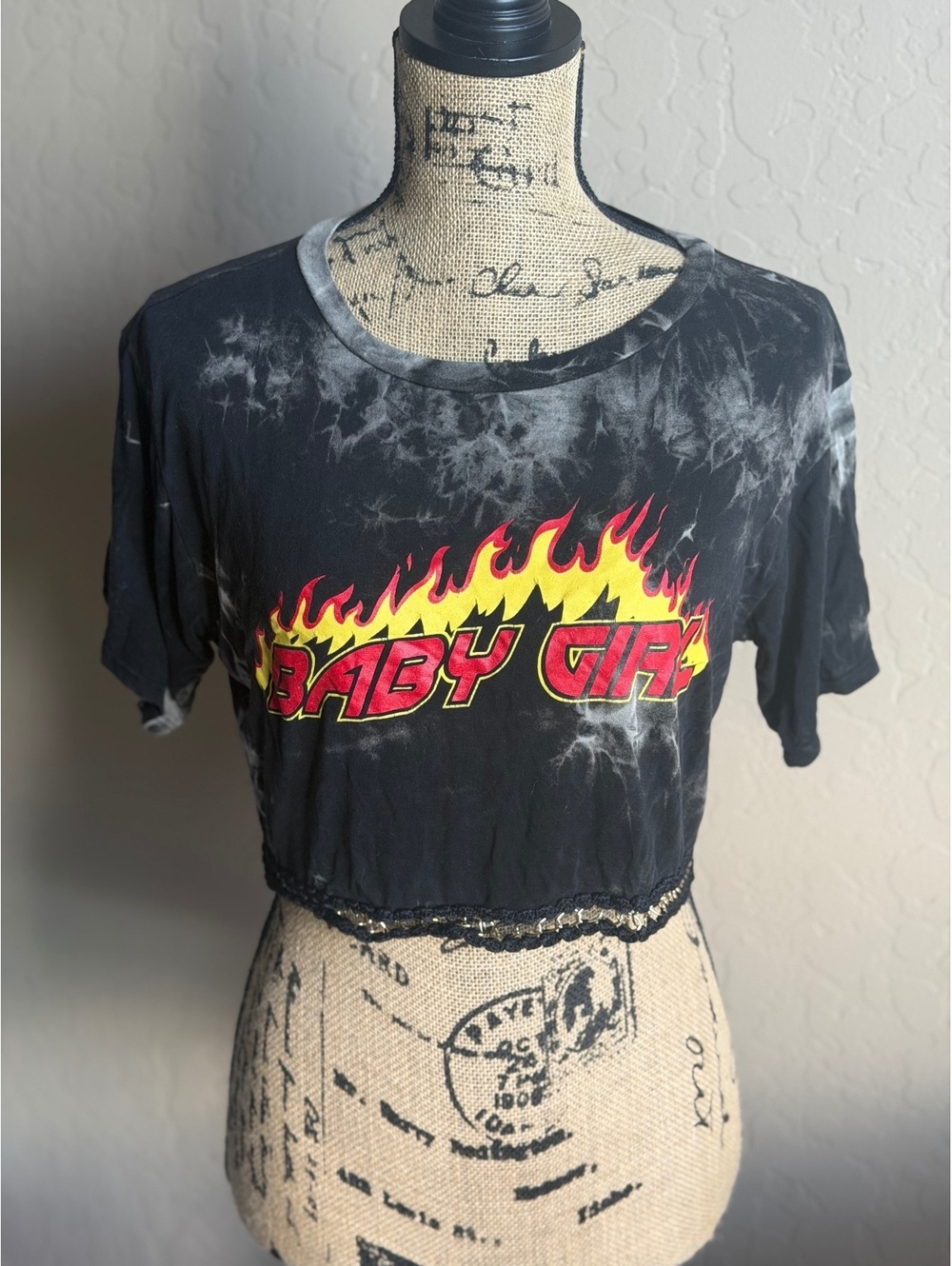 Toska Y2K Baby Girl Flame Crop Top Acid Wash Chain Hem Grunge Biker